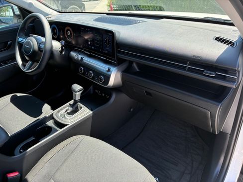 Certified 2025 Hyundai Kona SE AWD/4WD image 32