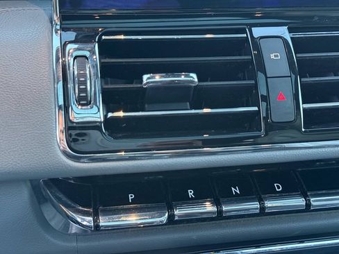 Used 2018 Lincoln Navigator Reserve AWD/4WD image 23