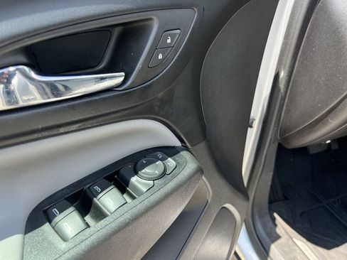 Used 2019 Chevrolet Equinox LT FWD image 24