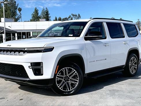 New 2026 Jeep Grand Wagoneer 2WD image 2