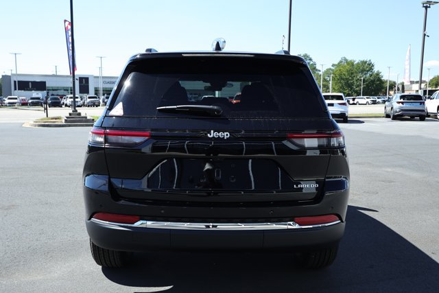 New 2027 Jeep Grand Cherokee Laredo RWD image 7
