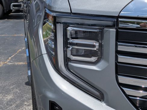 Certified 2026 GMC Sierra 1500 SLT w/ SLT Premium Plus Package AWD/4WD image 10