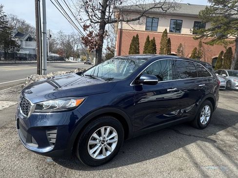 Used 2019 Kia Sorento LX image 1