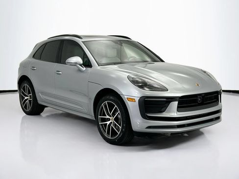 Used 2026 Porsche Macan AWD/4WD image 9