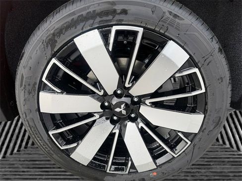 New 2026 Mitsubishi Outlander SE image 35