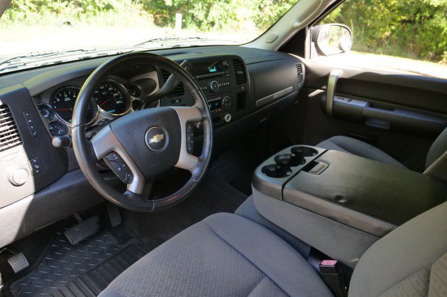 Used 2007 Chevrolet Silverado 1500 LT w/ 1LT Convenience Package RWD image 2
