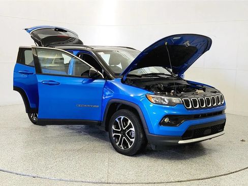 Used 2024 Jeep Compass Limited AWD/4WD image 9