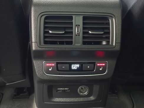 Used 2020 Audi Q5 e Prestige w/ Prestige Package image 19