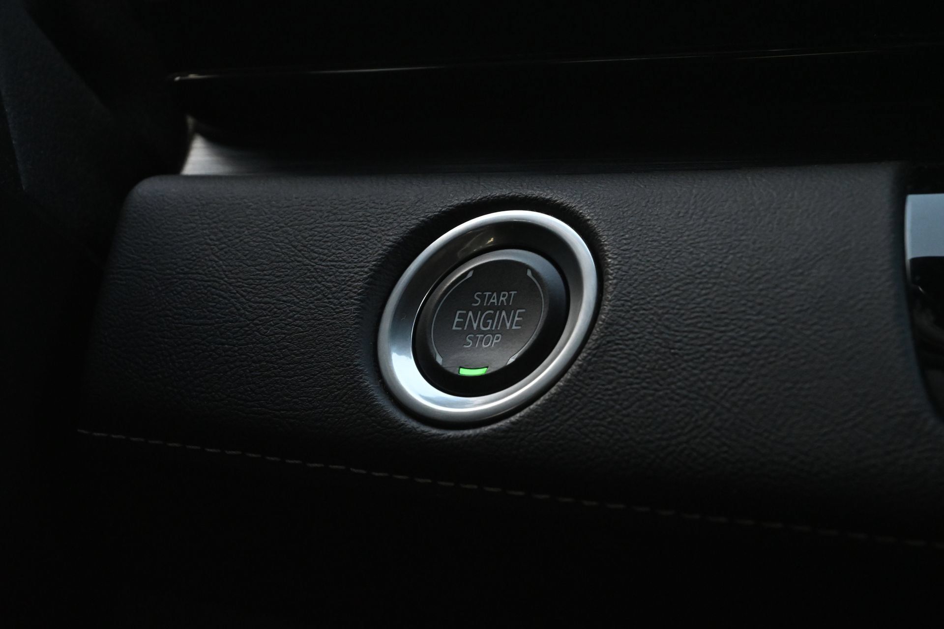 Used 2024 Cadillac Escalade Luxury RWD image 16