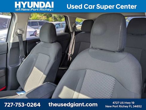 Used 2023 Kia Sportage LX FWD image 3