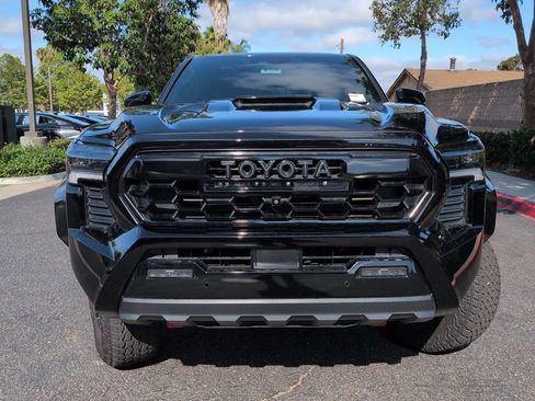 Used 2025 Toyota Tacoma TRD Pro AWD/4WD image 3