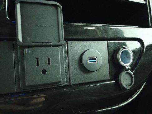 Used 2023 Chevrolet Express 2500 Extended image 29