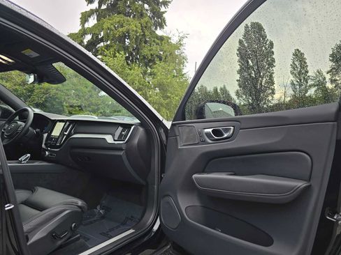 Used 2024 Volvo XC60 T8 Ultimate w/ Climate Package AWD/4WD image 11