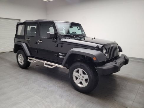 Used 2015 Jeep Wrangler Unlimited Sport w/ Connectivity Group AWD/4WD image 11