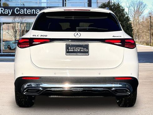 Used 2026 Mercedes-Benz GLC 300 4MATIC image 4
