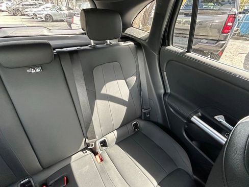 Used 2025 Mercedes-Benz GLA 250 4MATIC image 14