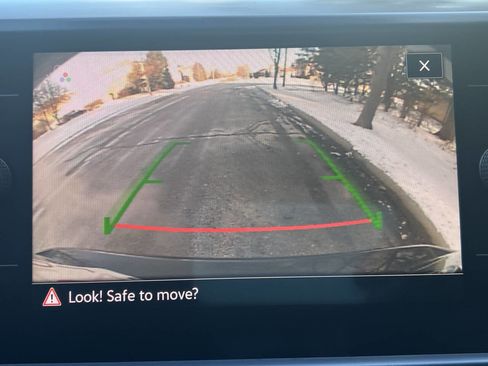 Used 2022 Volkswagen Taos SE image 11