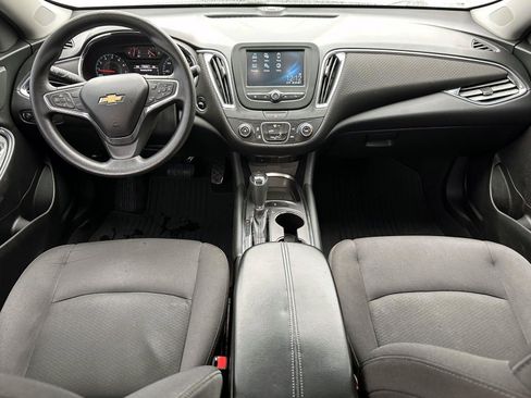 Used 2017 Chevrolet Malibu LT image 12