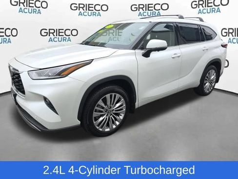 Used 2026 Toyota Highlander Platinum AWD/4WD image 3