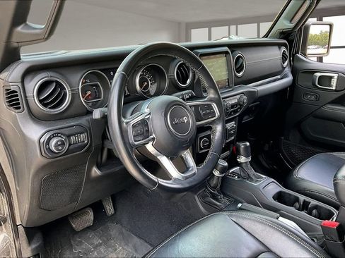 Used 2020 Jeep Gladiator Overland w/ Popular Equipment Package AWD/4WD image 17