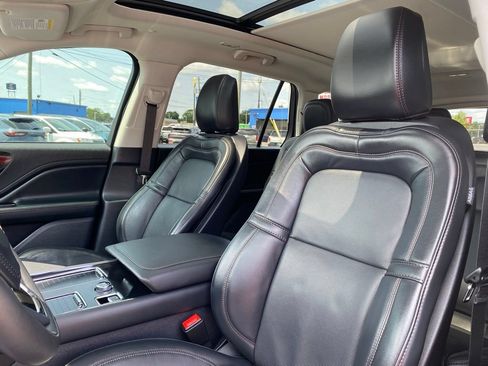 Used 2025 Lincoln Aviator Reserve w/ Illumination Package AWD/4WD image 11