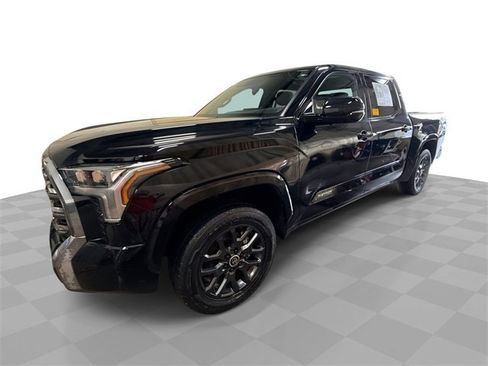 Used 2024 Toyota Tundra Platinum image 1