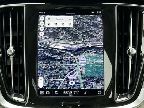 Used 2024 Volvo S60 B5 Plus image 13