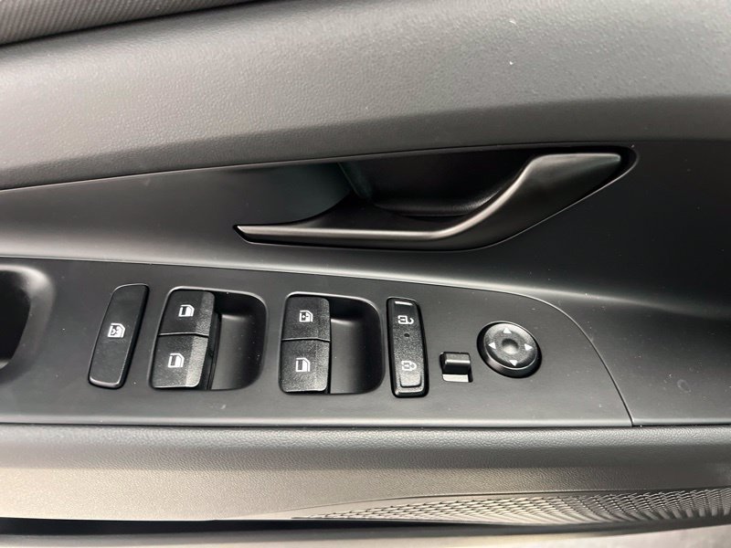 New 2026 Hyundai Elantra SEL FWD image 19