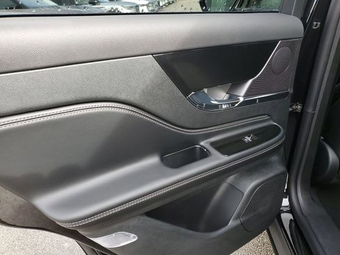 New 2026 Lincoln Corsair Premiere image 9