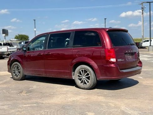 Used 2019 Dodge Grand Caravan GT FWD image 4