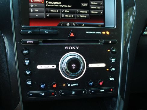 Used 2016 Ford Explorer Limited AWD/4WD image 32