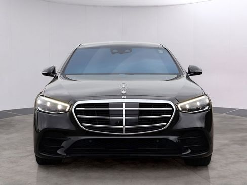Used 2022 Mercedes-Benz S 580 4MATIC Sedan image 2
