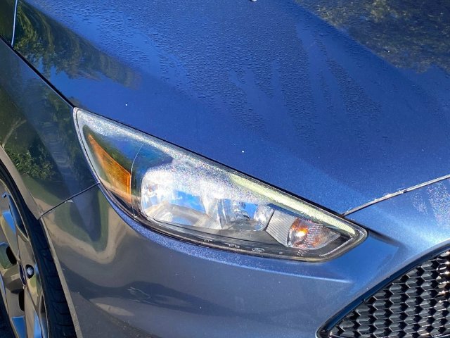 Used 2018 Ford Focus ST FWD image 4