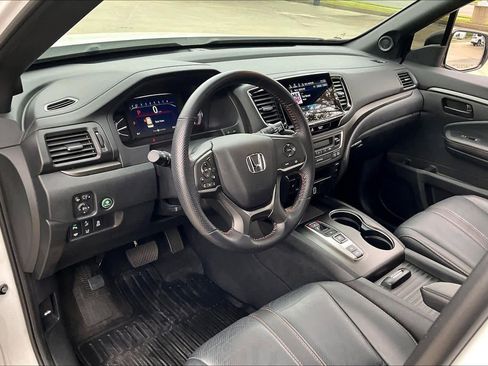 Used 2023 Honda Passport TrailSport image 17