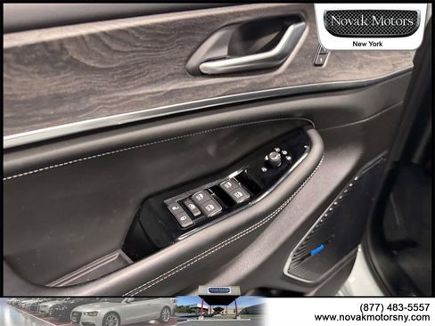 Used 2022 Jeep Grand Cherokee Overland image 13