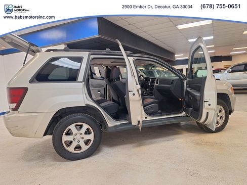 Used 2009 Jeep Grand Cherokee Laredo w/ Sun/Sound Group image 12