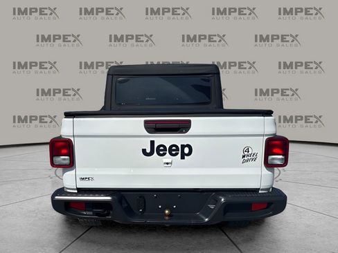 Used 2021 Jeep Gladiator Sport AWD/4WD image 4