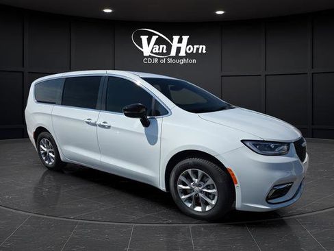 New 2026 Chrysler Pacifica Select image 1