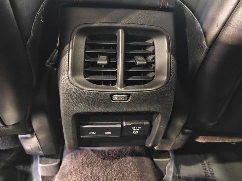 Used 2019 Jeep Cherokee Trailhawk AWD/4WD image 26