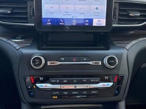 Certified 2020 Ford Explorer Limited AWD/4WD image 19