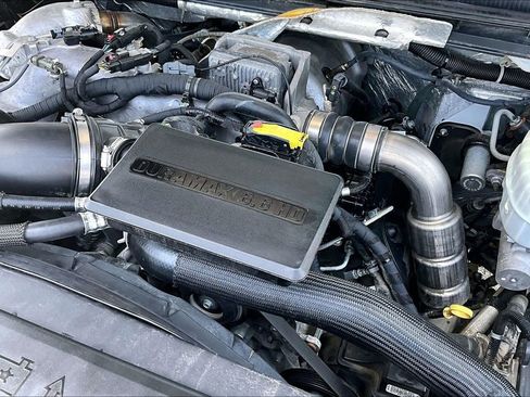 Used 2018 GMC Sierra 2500 Denali w/ Duramax Plus Package AWD/4WD image 35