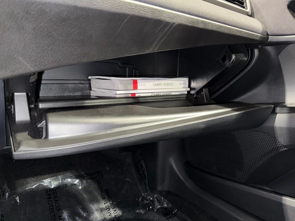 Used 2026 Toyota Camry LE FWD image 27