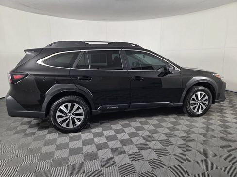 Used 2024 Subaru Outback Premium AWD/4WD image 4