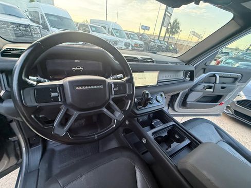 Used 2021 Land Rover Defender 90 X-Dynamic S image 24