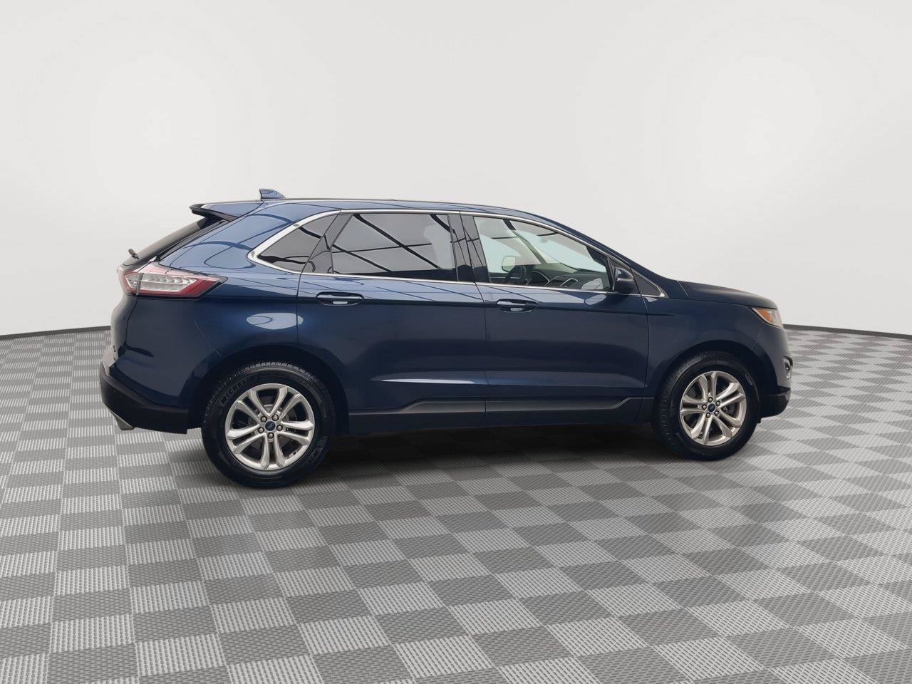 Used 2017 Ford Edge SEL w/ Equipment Group 201A AWD/4WD image 43