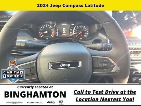 Used 2024 Jeep Compass Latitude w/ Convenience Group AWD/4WD image 15