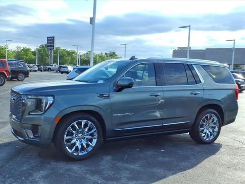 Used 2024 GMC Yukon Denali Ultimate AWD/4WD image 11