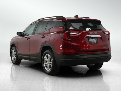 Used 2022 GMC Terrain SLE w/ Driver Convenience Package image 3