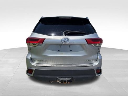 Used 2018 Toyota Highlander Limited AWD/4WD image 17