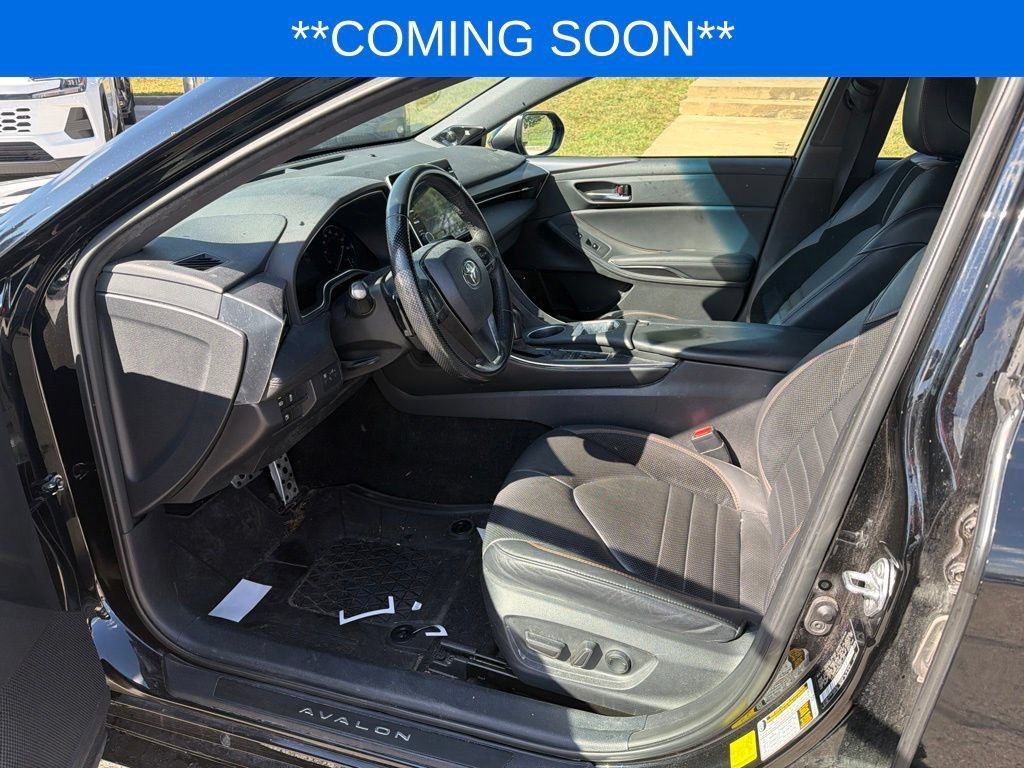 Used 2022 Toyota Avalon XSE FWD image 12